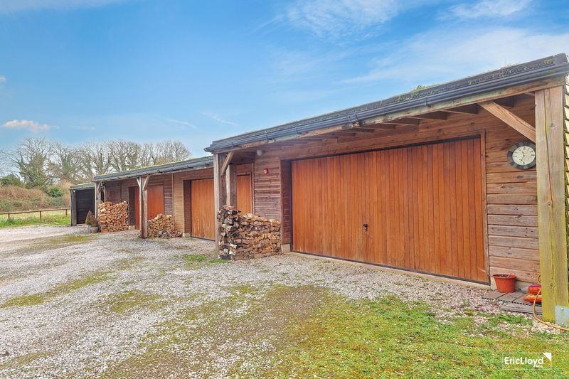 Property photo 2 of 18 Photo 23