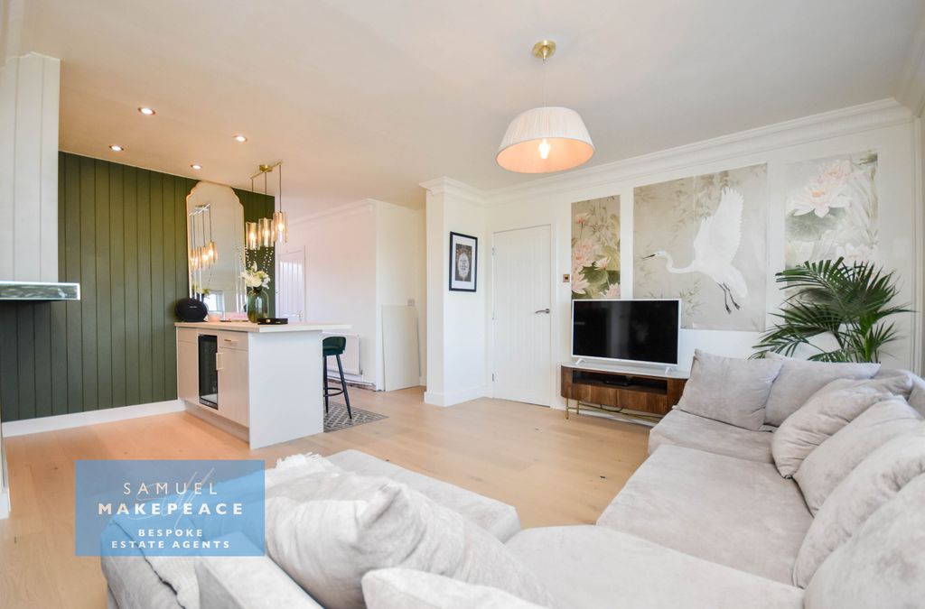 Property photo 3 of 37 Gallery