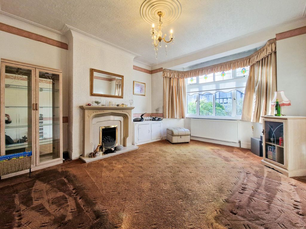 Property photo 2 of 19 Living Room