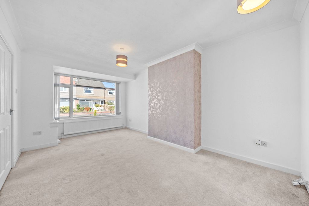 Property photo 2 of 27