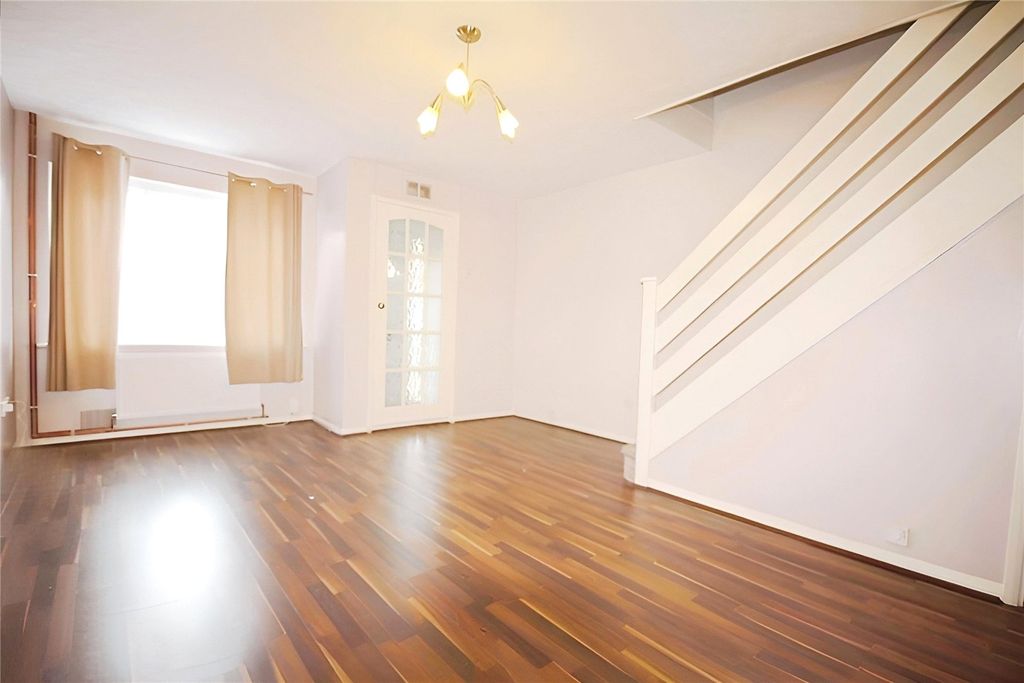 Property photo 3 of 7 Picture No. 21
