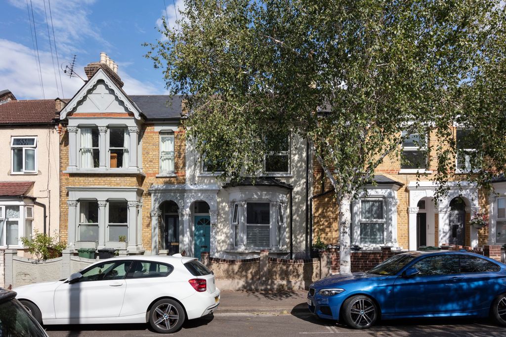 Property photo 1 of 31