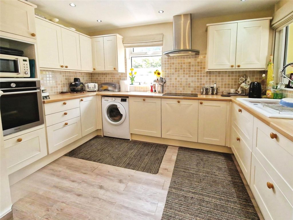 Property photo 3 of 23 Picture No. 23