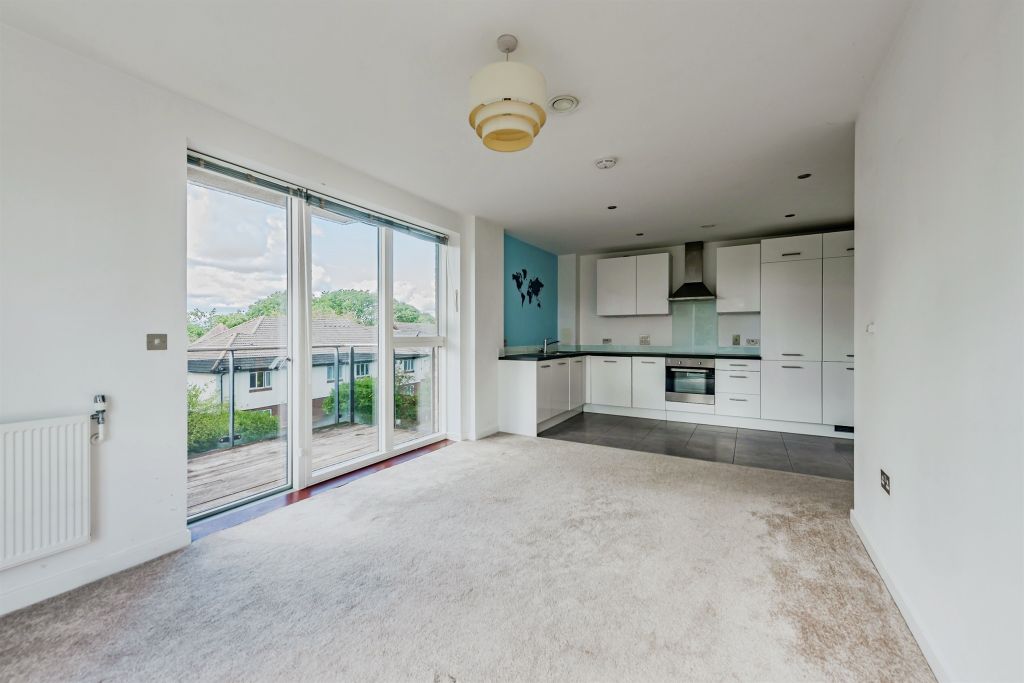 Property photo 2 of 8