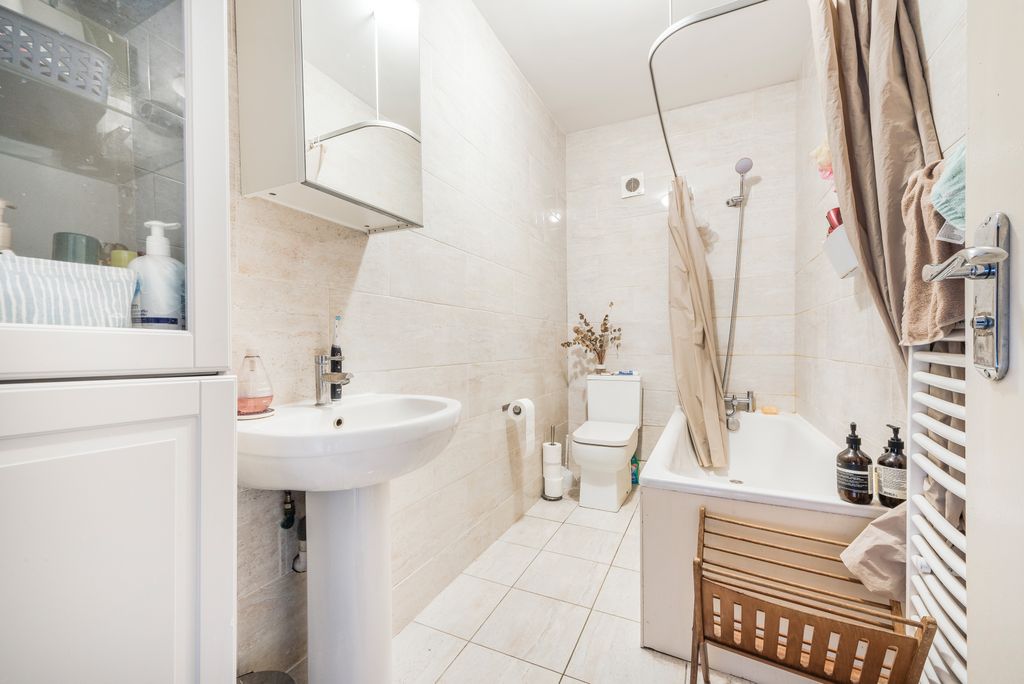Property photo 3 of 5 Bathroom