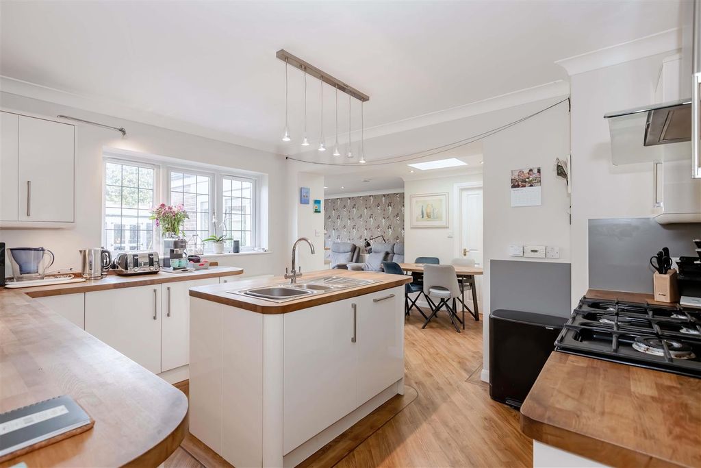 Property photo 2 of 23 Upper Brighton Rd_12.Jpg