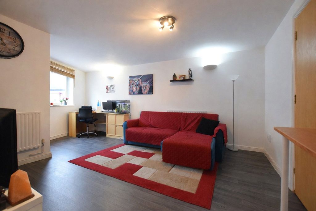 Property photo 3 of 8 Picture No. 06