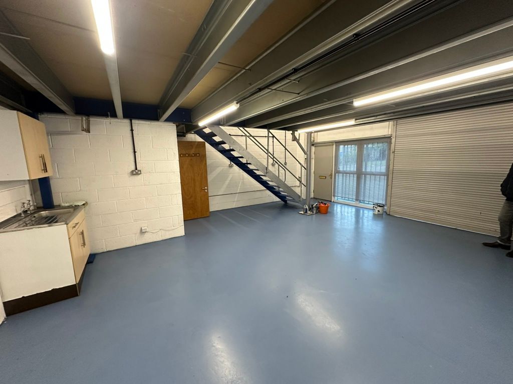 Property photo 3 of 8 Photo 6