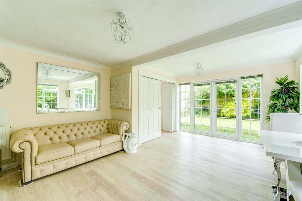 Property photo 3 of 21 Picture No. 24