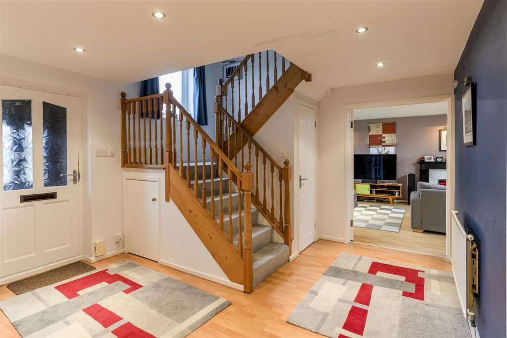 Property photo 2 of 33 8_Sargent_Avenue_19.Jpg