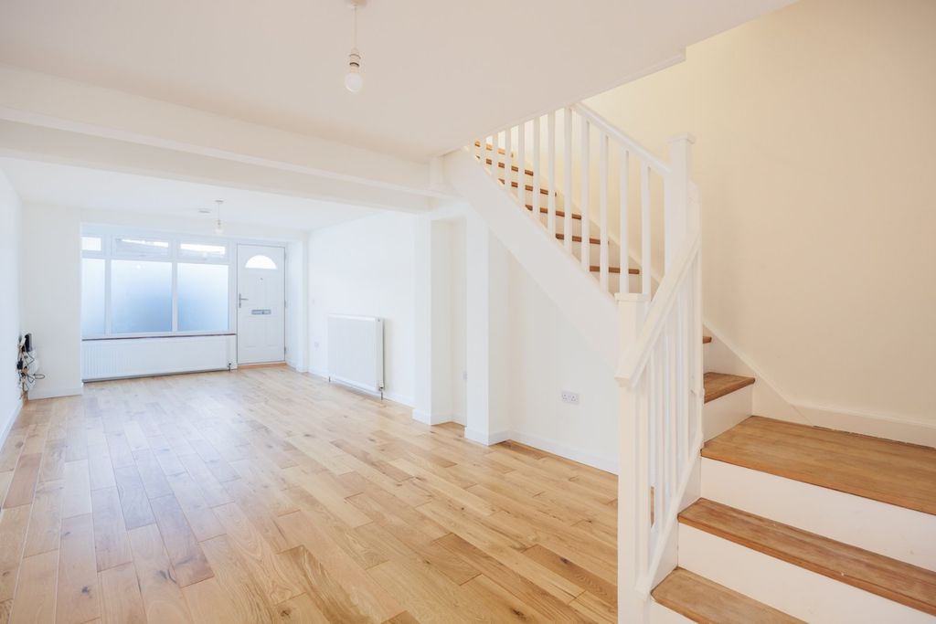 Property photo 2 of 8 Picture No. 07