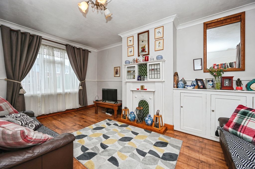 Property photo 3 of 15