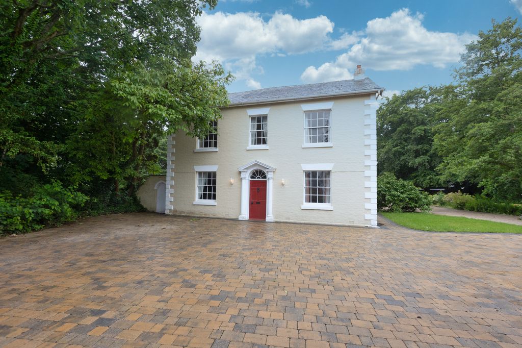 Property photo 1 of 31