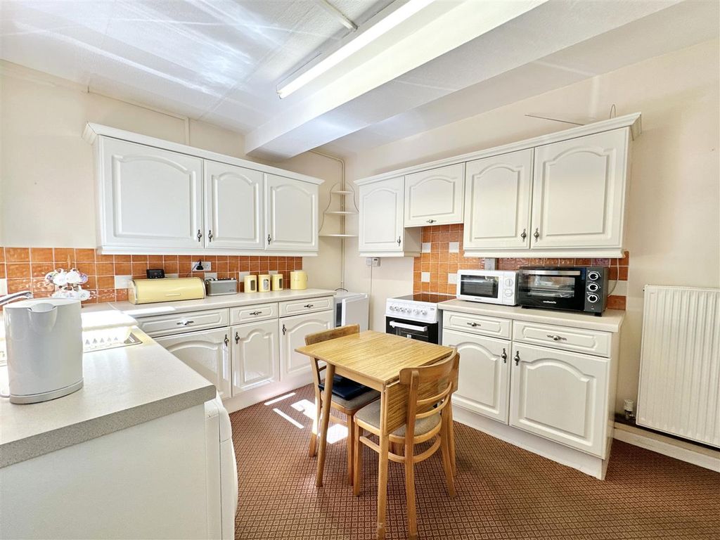 Property photo 3 of 15 Kitchen.Jpg