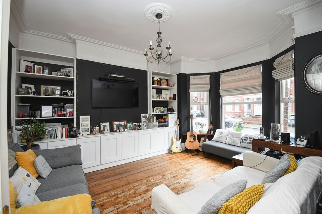 Property photo 3 of 19