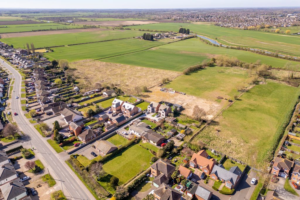 Property photo 3 of 19 2