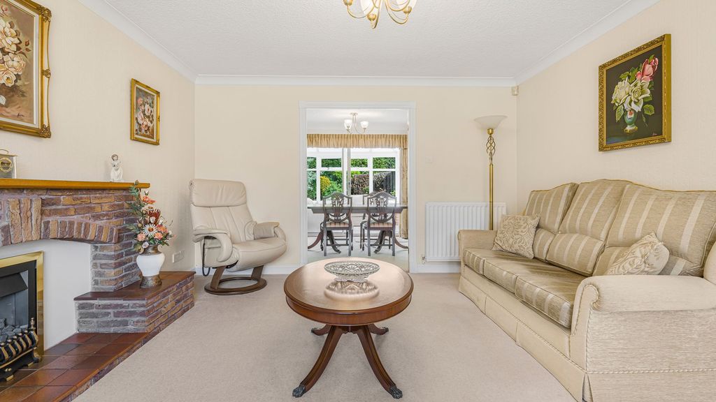 Property photo 3 of 27
