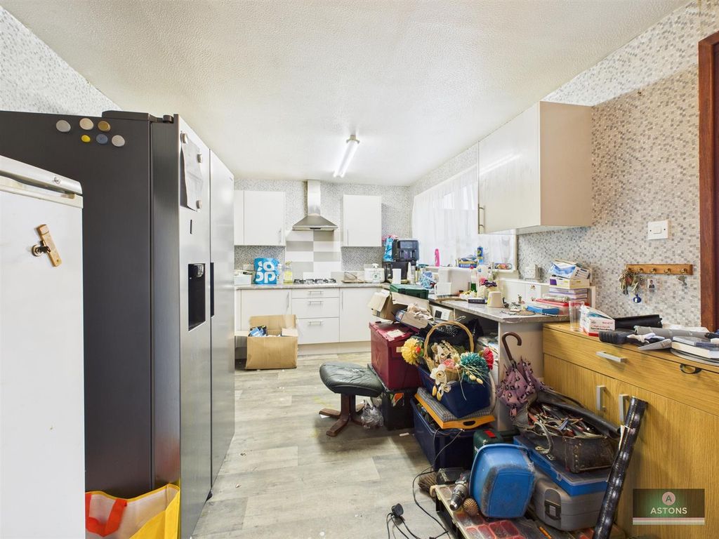 Property photo 3 of 11 Cam04622G0-Pr0131-Still006.Jpg