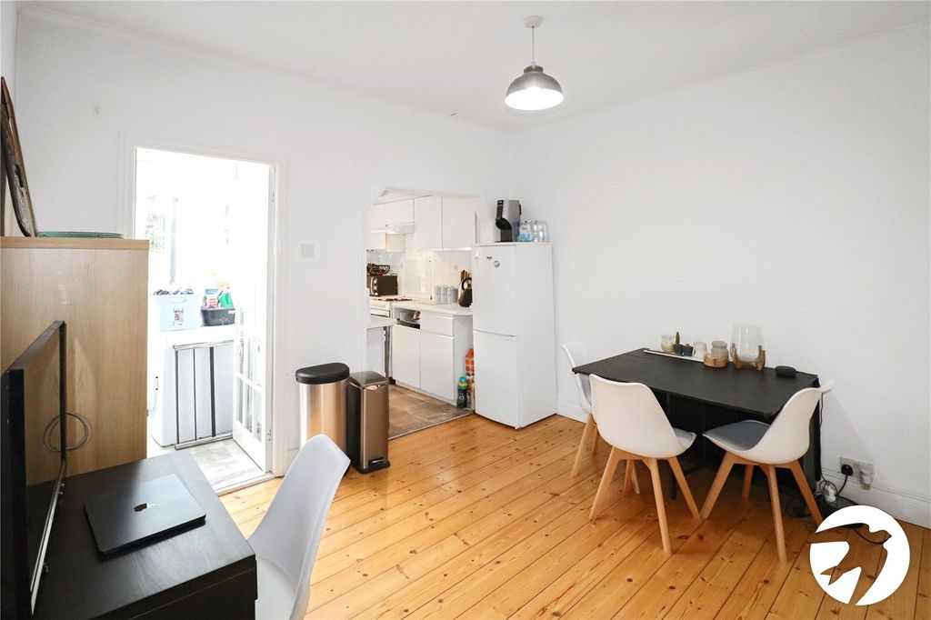 Property photo 3 of 16 Picture No. 19