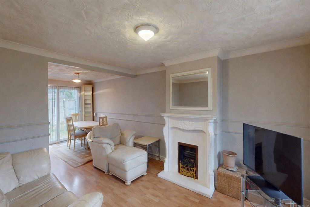 Property photo 2 of 12 Lounge