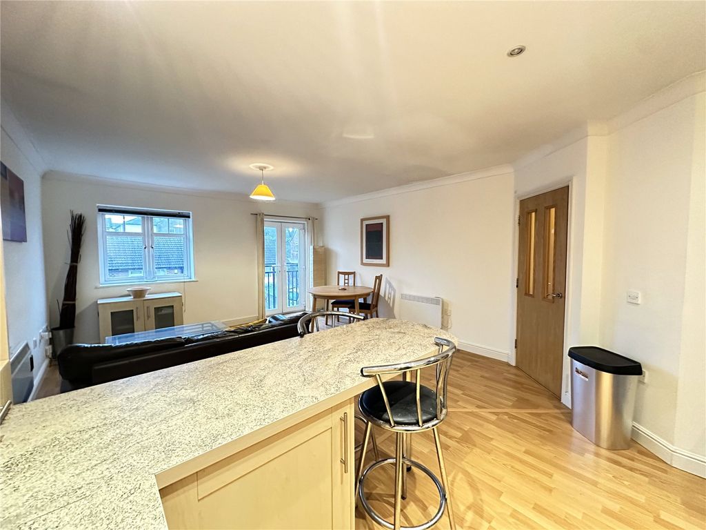 Property photo 2 of 10 Picture No. 18