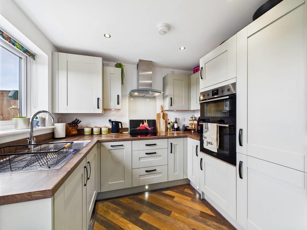 Property photo 2 of 24