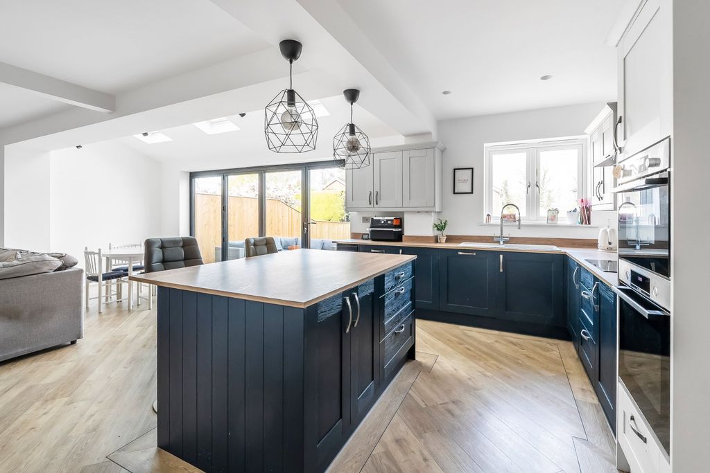 Property photo 2 of 36 Kitchen