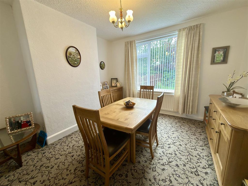 Property photo 3 of 9 Dining Room