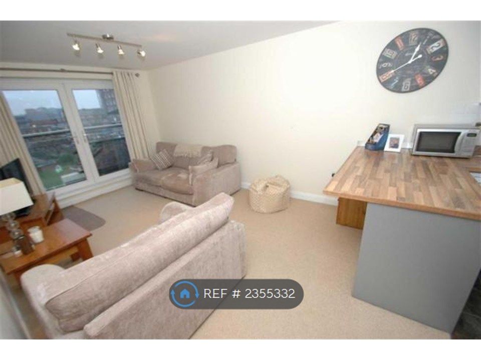 Property photo 3 of 6 Lounge