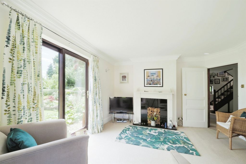 Property photo 3 of 17