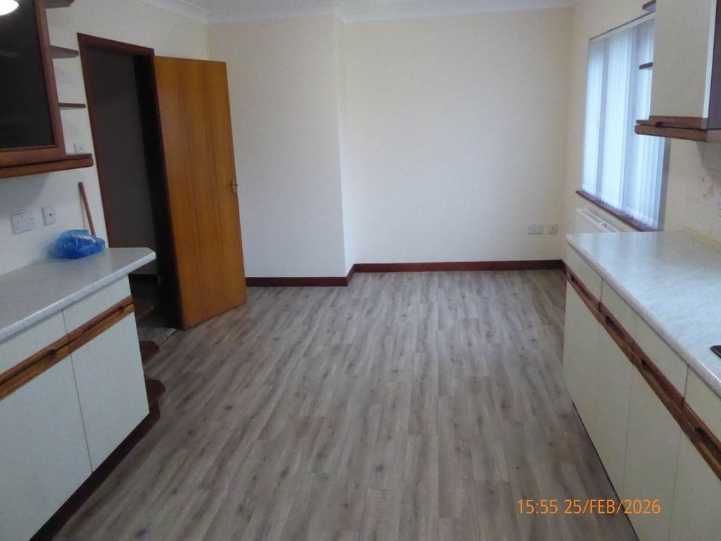 Property photo 3 of 12 P1130023