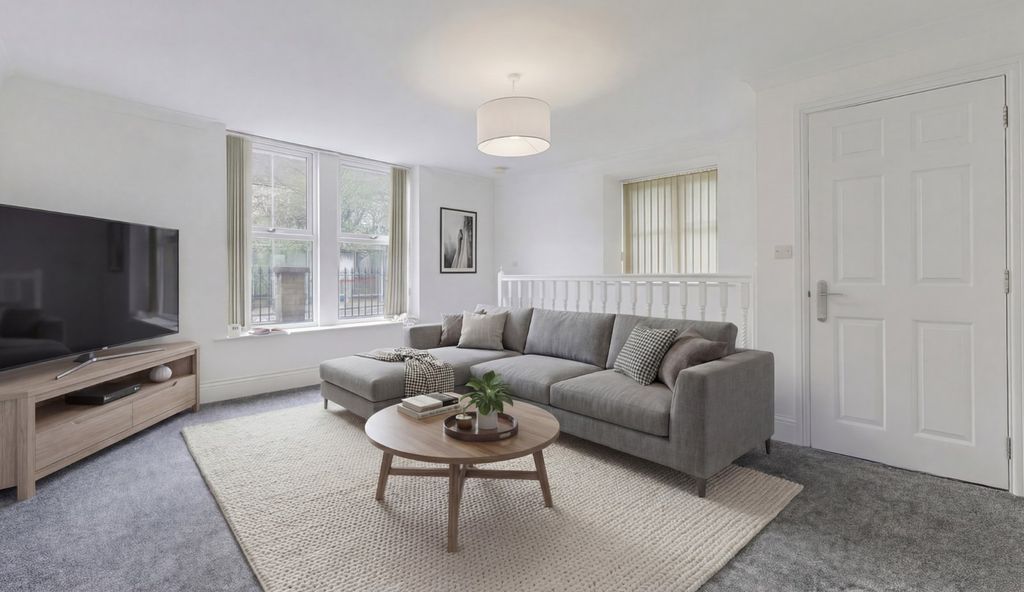 Property photo 2 of 15 Picture No. 16