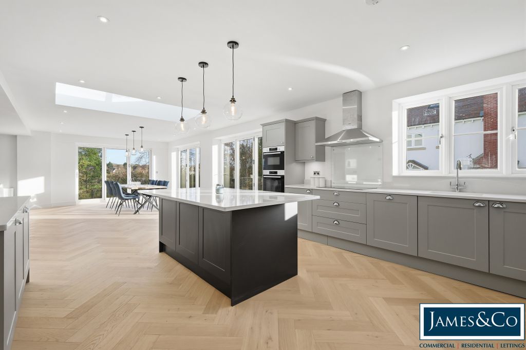 Property photo 3 of 28 Threewaysp