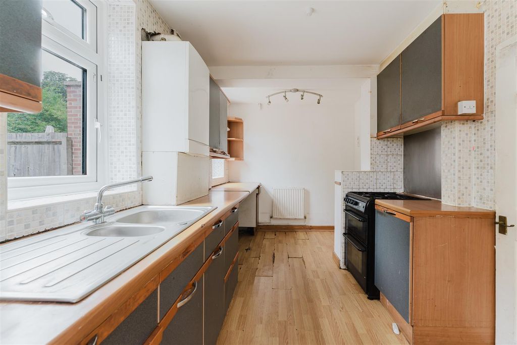 Property photo 2 of 12 146 Westcott Kitch.Jpg