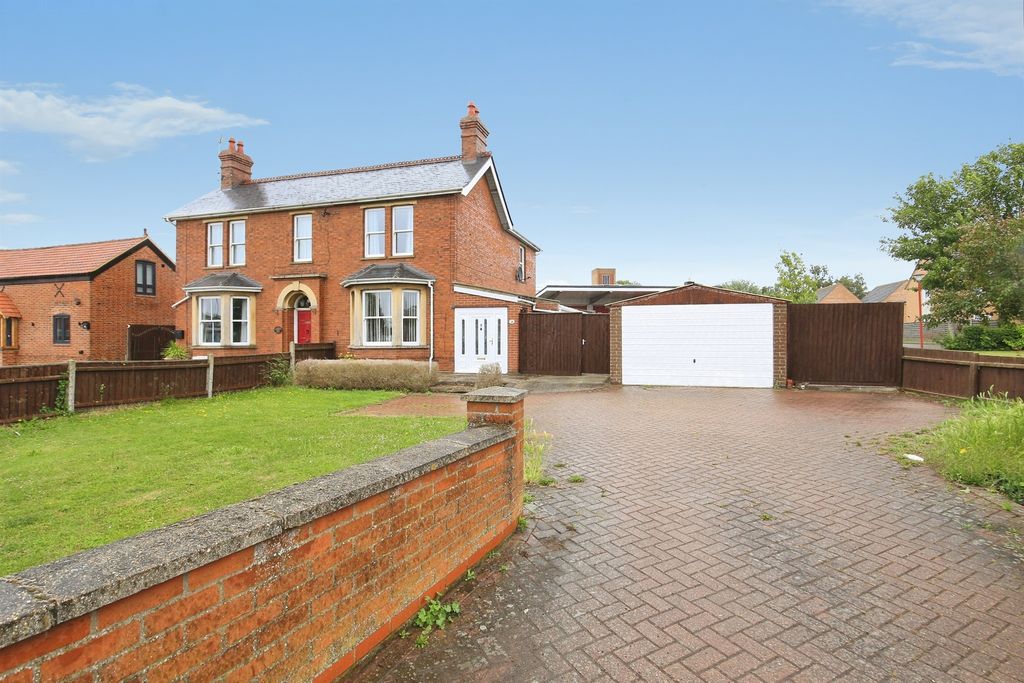 Property photo 1 of 18