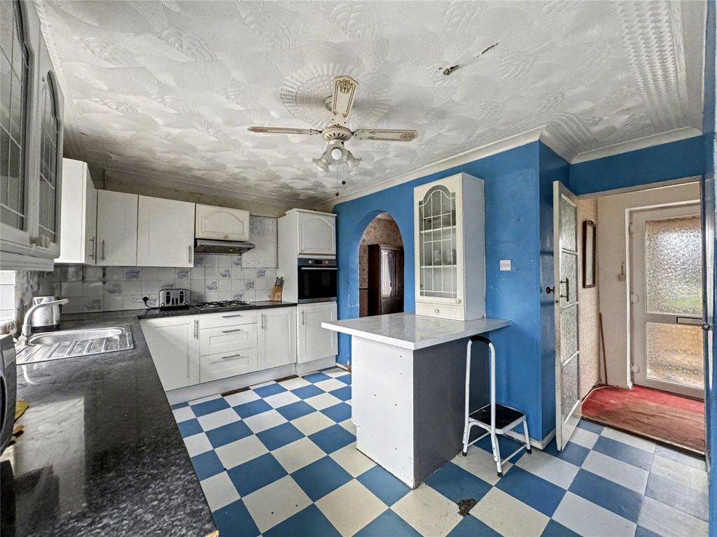 Property photo 3 of 16 Picture No. 17