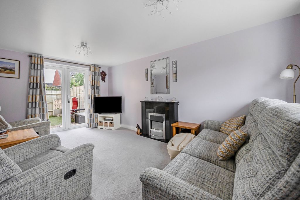 Property photo 2 of 30 Sitting Room