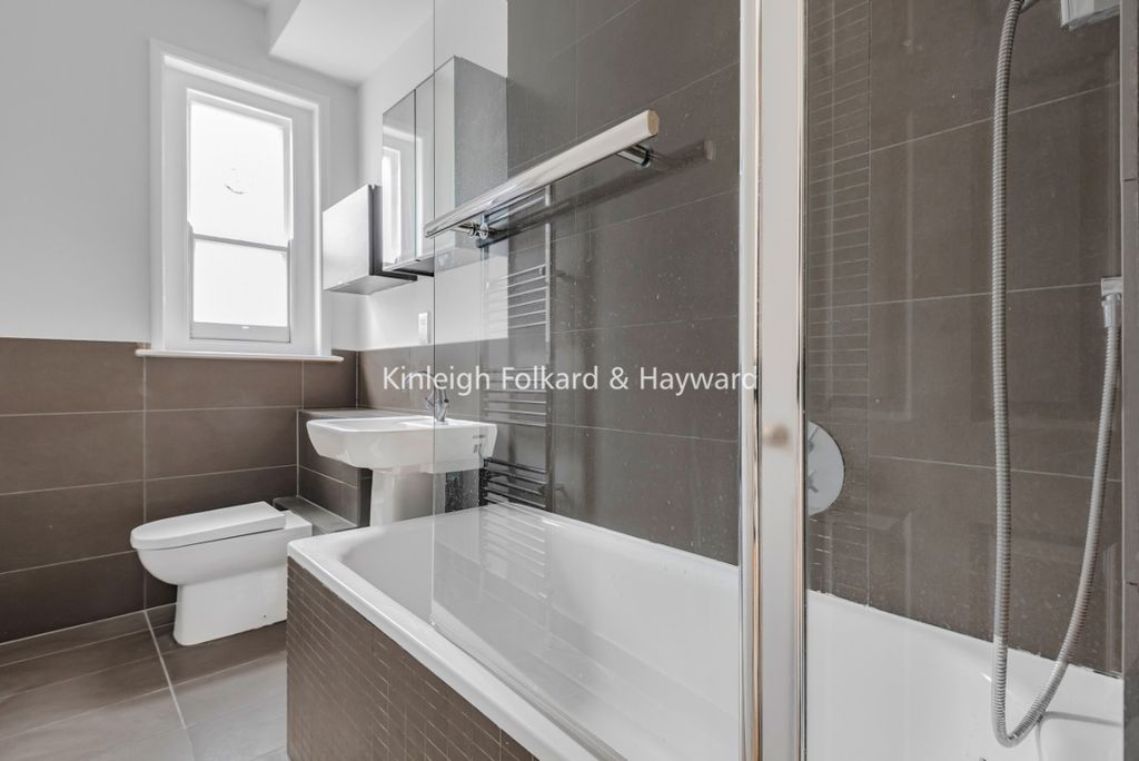 Property photo 2 of 7 A4Cdebeb-d179-4Cb8-B