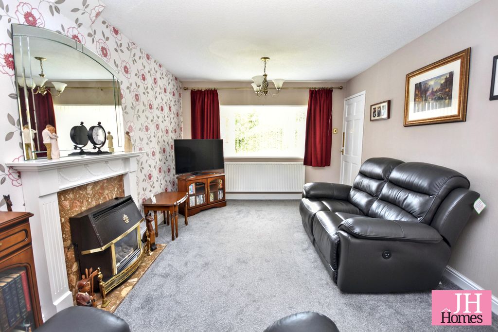 Property photo 3 of 18