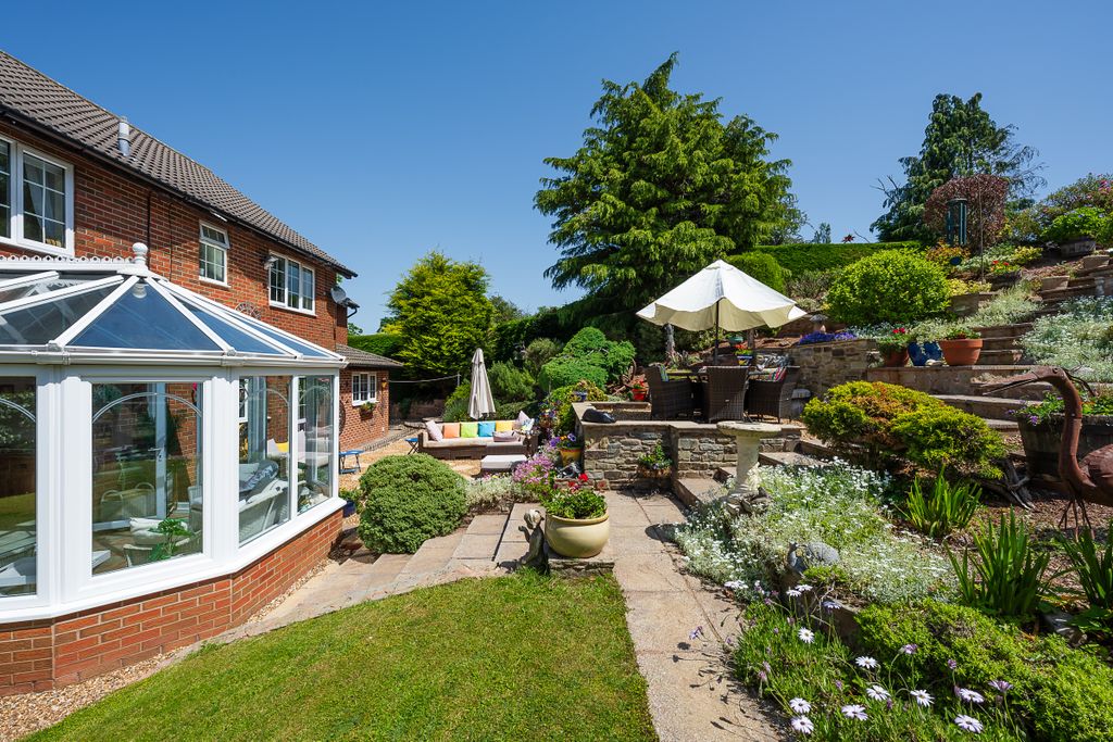 Property photo 2 of 26 How Caple Avenue-46