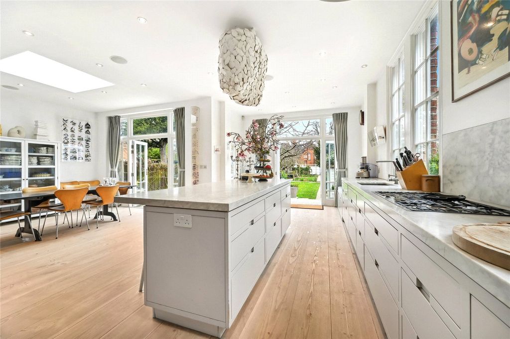 Property photo 2 of 16 Kitchen