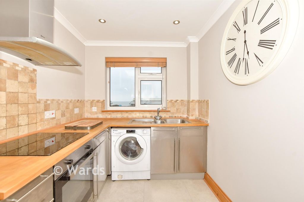 Property photo 3 of 12 Kitchen