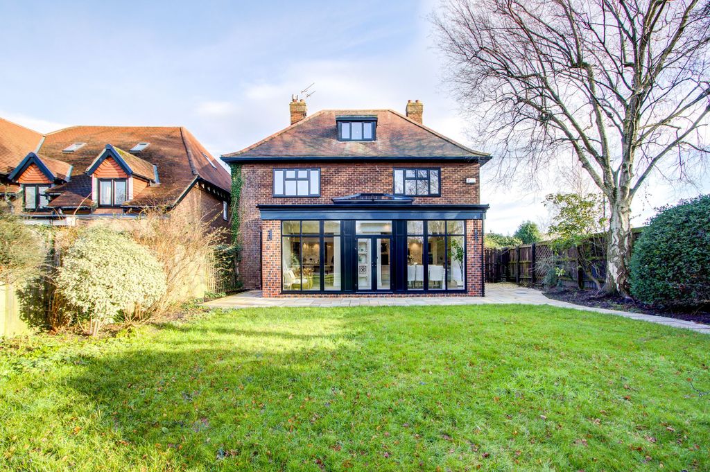 Property photo 1 of 45 Winslow Cover Photo