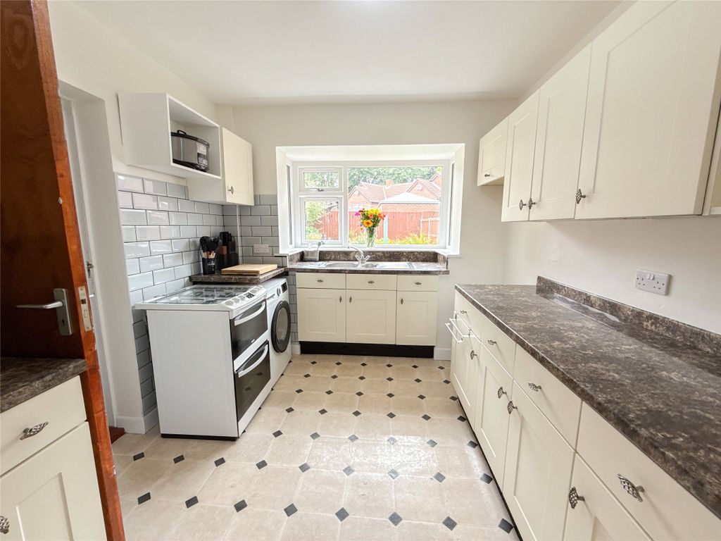 Property photo 3 of 25 Kitchen