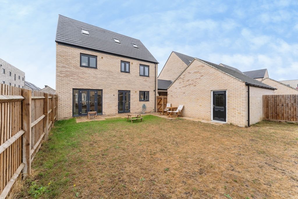 Property photo 3 of 48 Pbox-Img.Jpg