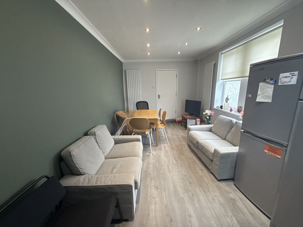 Property photo 1 of 7 5 Bedroom Student Accommodation.