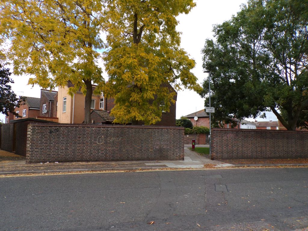 Property photo 3 of 3