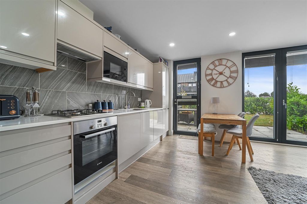 Property photo 2 of 10 Ht-Cp-Flat11Secretbunker-8.Jpg