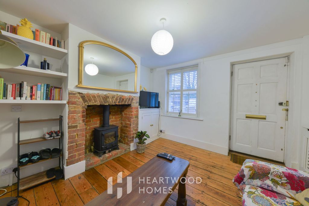 Property photo 2 of 18