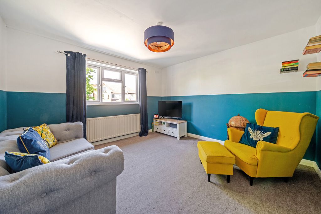 Property photo 3 of 10 1450081-8-69F3323...